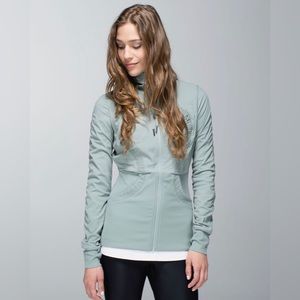 Lululemon Dance Studio Jacket III
Earl Grey size 6